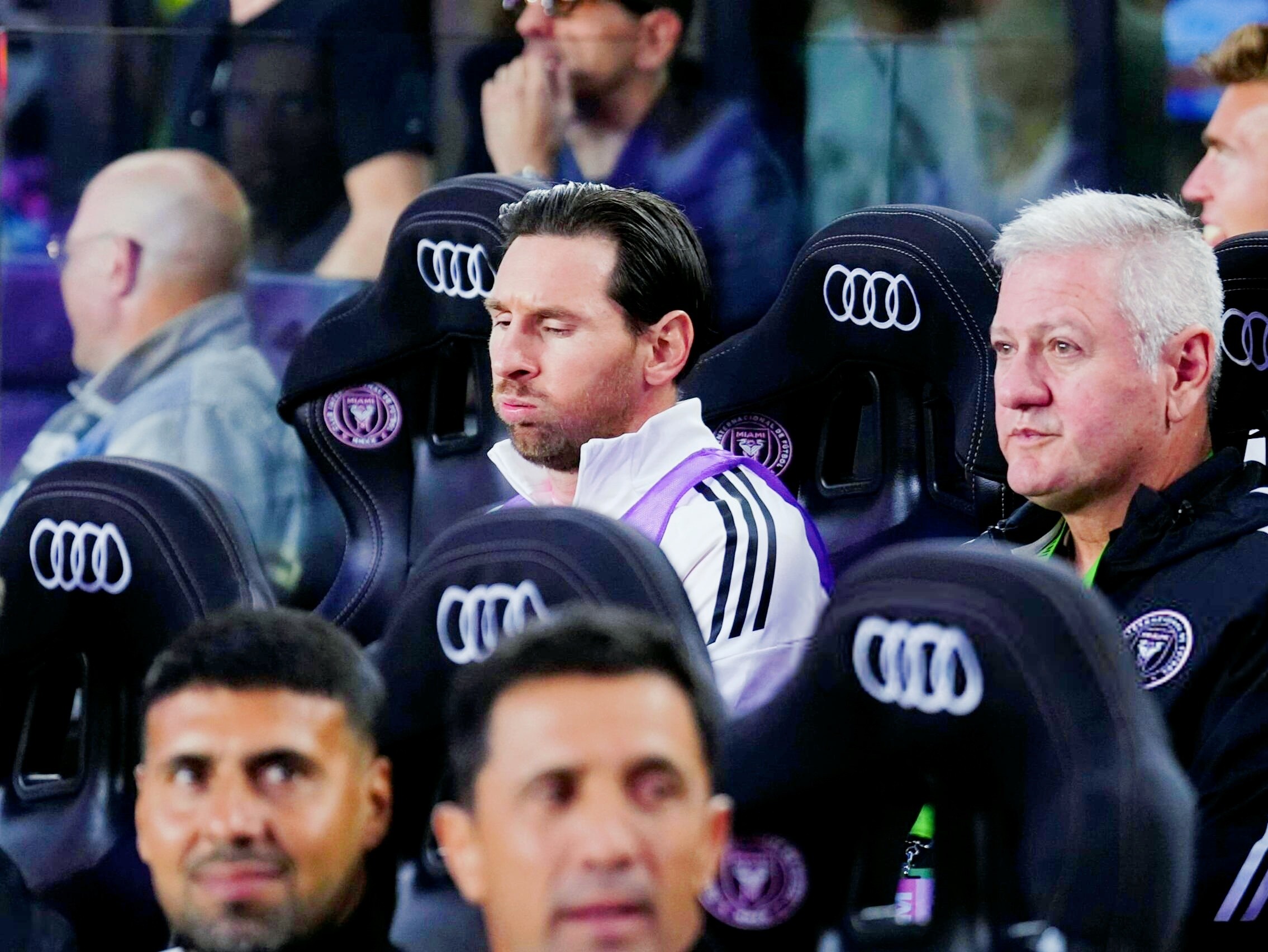 九游游戏-费城76人发布备战花絮,窗口期复出首秀,意大利杯任务艰巨,赛程密集仍需轮换-九游游戏